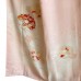 KIMONO HABILLÉ FLORAL EN SOIE ROSE 007-107 (M) KIMONO HABILLÉ FLORAL EN SOIE ROSE 007-107 (M)