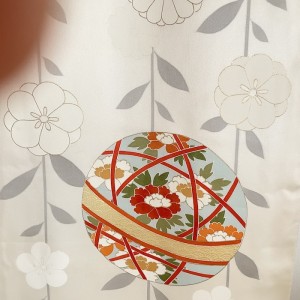 KIMONO DE CÉRÉMONIE FURISODE EN SOIE IVOIRE 007-146 (M)