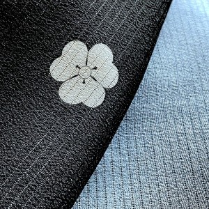 KIMONO JAPONAIS FEMME D'ÉTÉ  NOIR À KAMON EN SOIE  010-84 (M)
